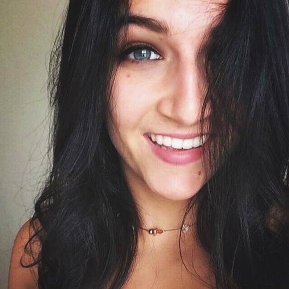 Profile Picture of Courtney Soliwoda (@cgsoliwoda_96) on Poshmark
