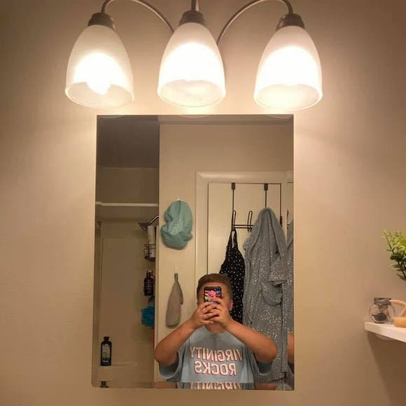 Profile Picture of Joey Bastarache (@joeybastarache) on Poshmark