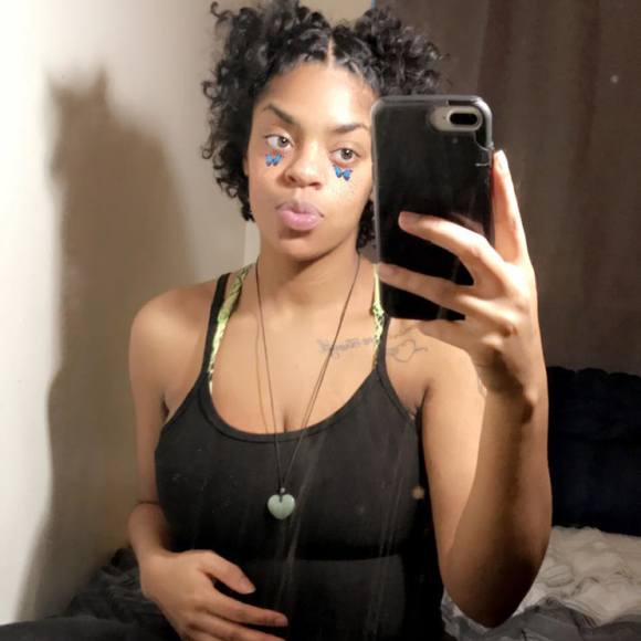 Profile Picture of Joelise Ramos (@joelise_01) on Poshmark