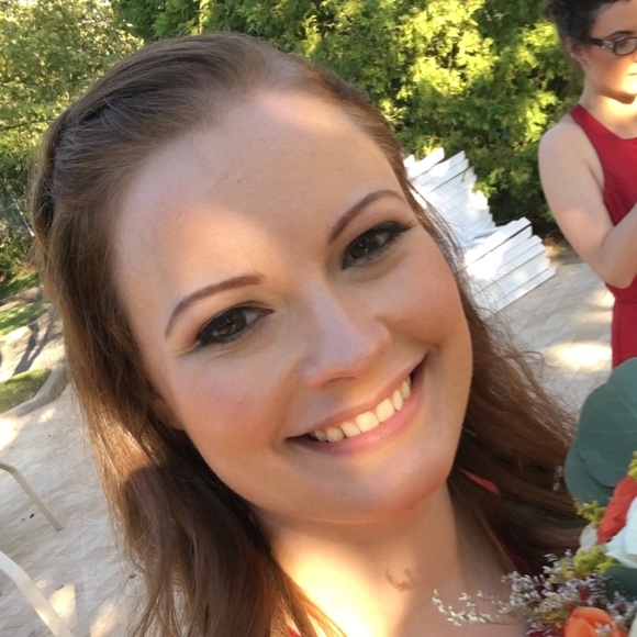 Profile Picture of Cynthia Flandorffer (@cdorffer) on Poshmark