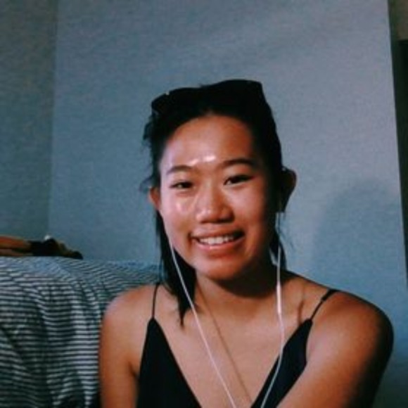 Profile Picture of Janet Lu (@heyjanetl) on Poshmark