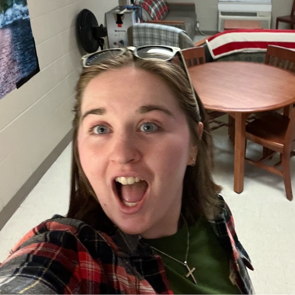 Profile Picture of Grace Duff (@duffy423) on Poshmark