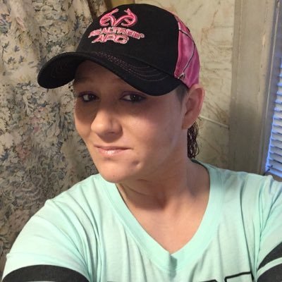 Profile Picture of Carolyn Thomas (@karner83) on Twitter