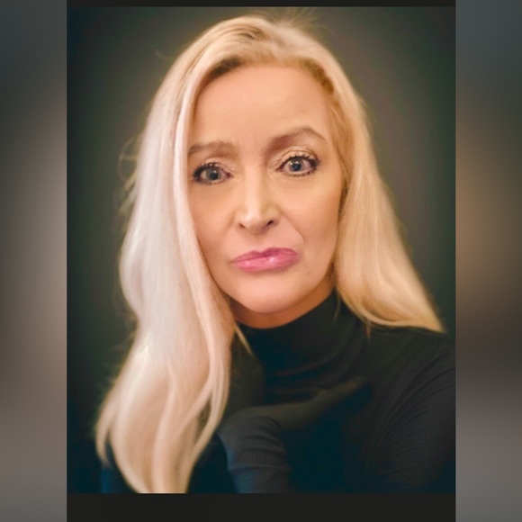 Profile Picture of Kim Keohane (@kimkeohane2016) on Poshmark