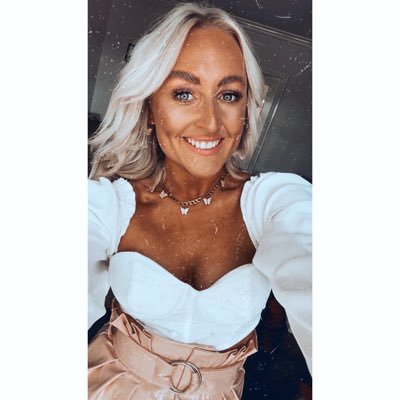 Profile Picture of Becky Hall (@BeckyHall1) on Twitter