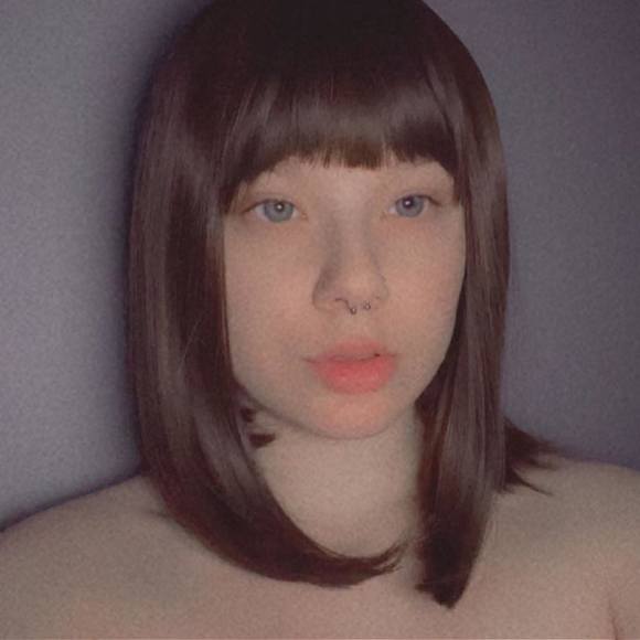 Profile Picture of Devlynn Fogg lacroix (@devlynnlacroix) on Poshmark