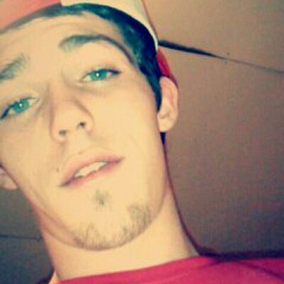 Profile Picture of Andrew Tidwell (@highflyingdrew) on Twitter