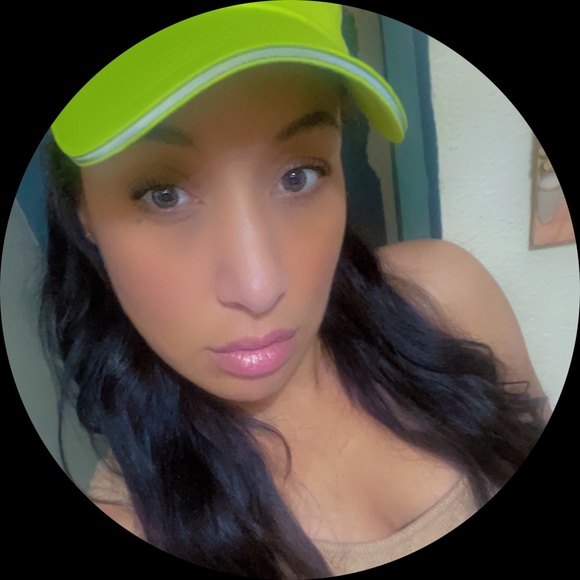 Profile Picture of Frances Espinal (@fespinal) on Poshmark