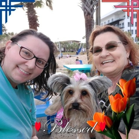 Profile Picture of Tina Alsterberg (@tinaalsterberg) on Poshmark