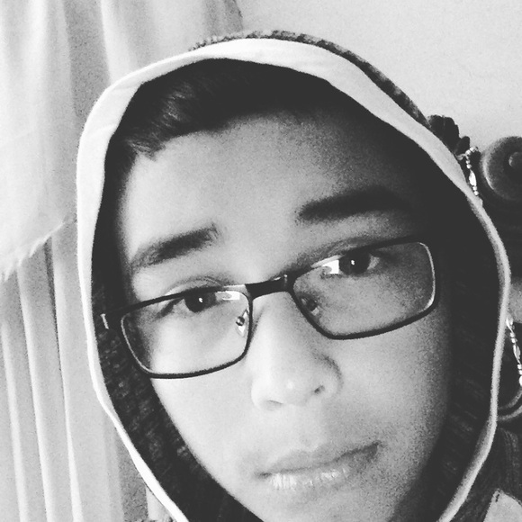 Profile Picture of Gideon Waterbury (@giddyboo) on Poshmark