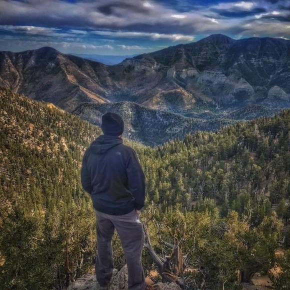 Profile Picture of Alex Leiva (@alxandrl87) on Poshmark