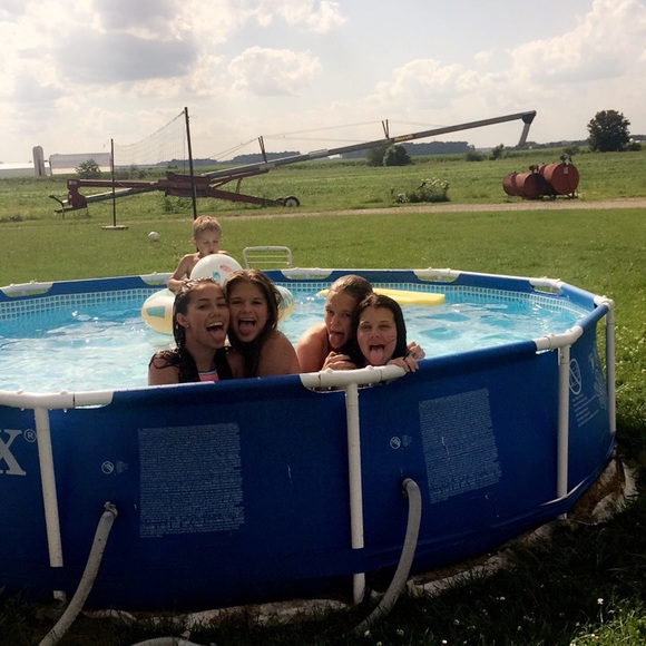 Hannah Homan - Poshmark Profile Picture of Hannah Homan (@hannah_homan) on Poshmark