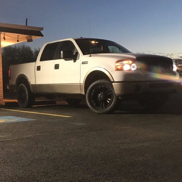 Profile Picture of Sebastian Bettis (@s_bettis) on Poshmark