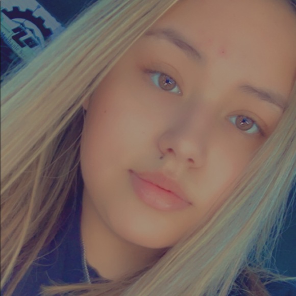 Profile Picture of Maria Basurto (@mbasurto942) on Poshmark