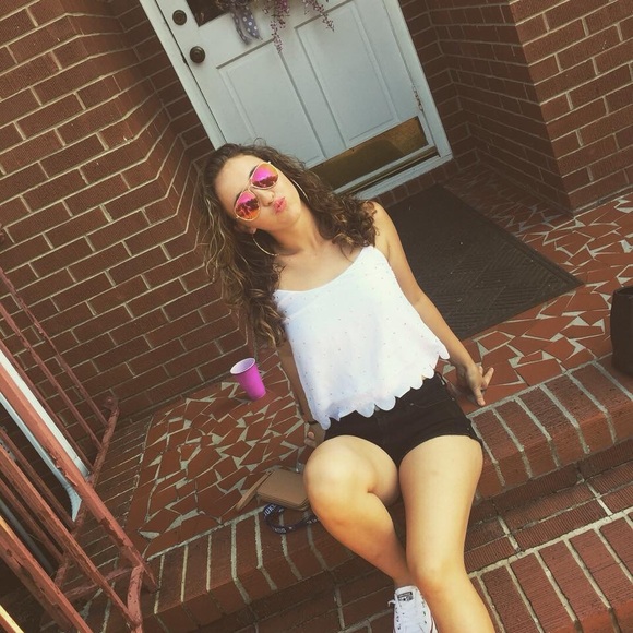 Profile Picture of Bobbie Machelle (@bobbie_machelle) on Poshmark