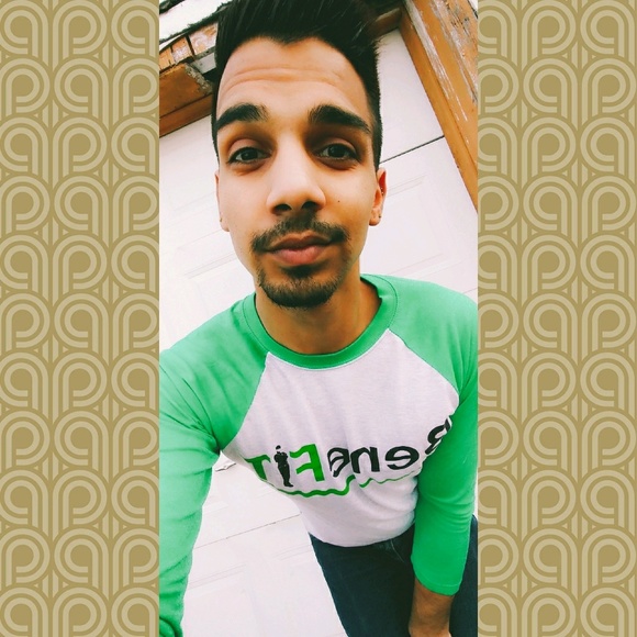 Profile Picture of Seth Huitt (@sethy678) on Poshmark