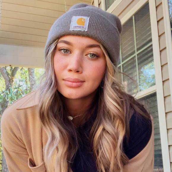 Profile Picture of Hailey Mackey (@mackey333) on Poshmark