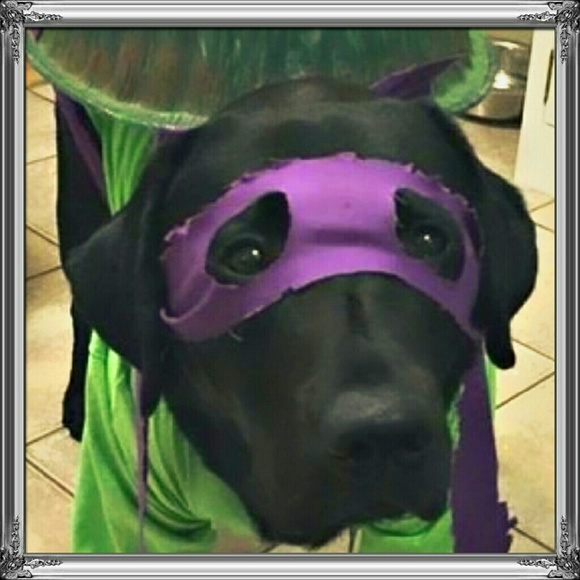 Profile Picture of Robert Murray (@robert_murrau) on Poshmark