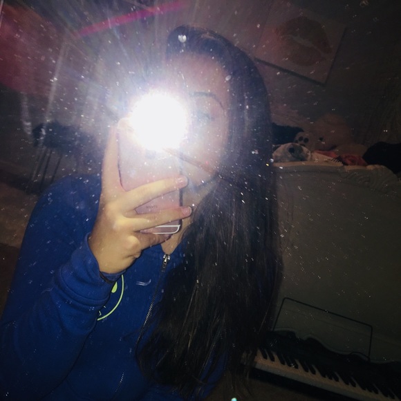 Profile Picture of Alyssa Madgey (@alyssa4152) on Poshmark