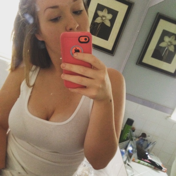 Profile Picture of Amanda Mathews (@amandamarie1234) on Poshmark