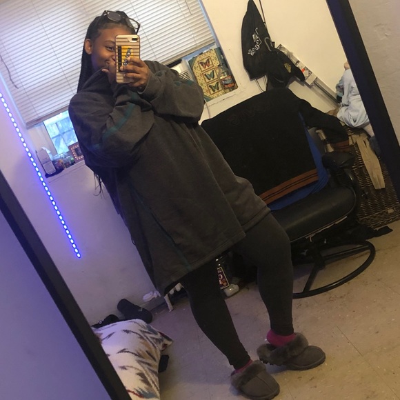 Profile Picture of Jamari Simpson (@amari087) on Poshmark