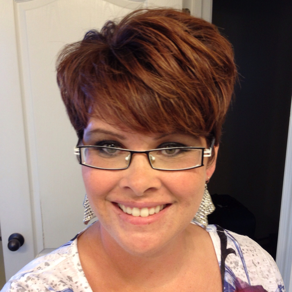 Profile Picture of Amy Schlenker (@ajschlenjer) on Poshmark