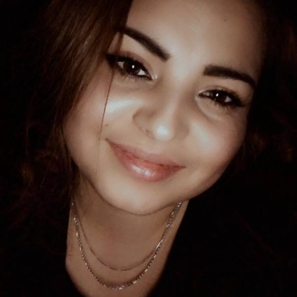 Profile Picture of Maryuri Alvarez perdomo (@mar95yuri) on Poshmark