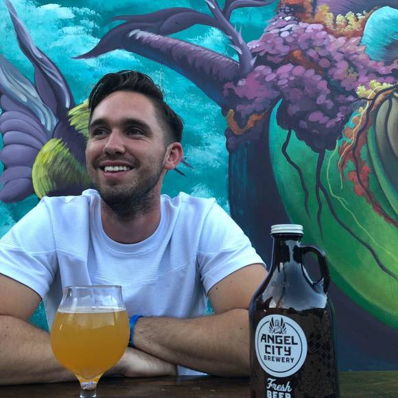 Profile Picture of Nathan Miranda (@n8wm) on Poshmark