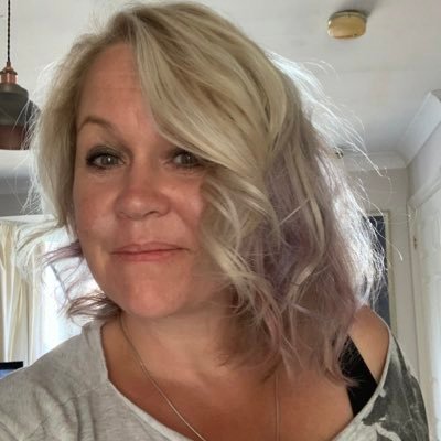 Profile Picture of Shelley Taylor (@STCounsellor) on Twitter