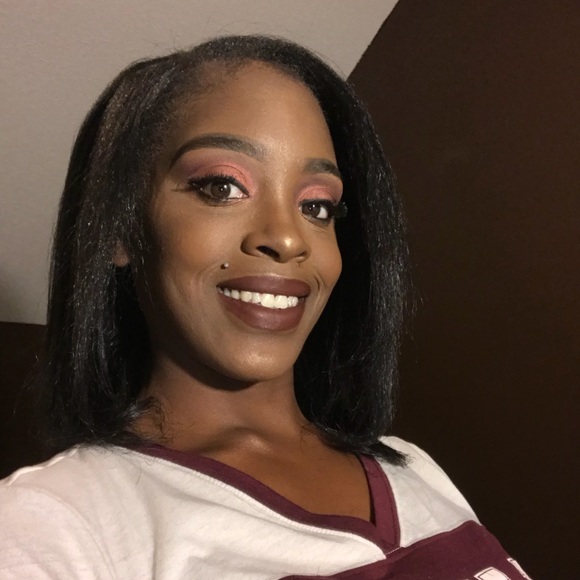 Profile Picture of Shiraz Mccullen (@shirazmccullen) on Poshmark