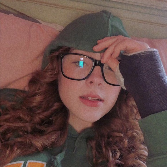 Profile Picture of Lillian Bennett (@lilli_128) on Poshmark