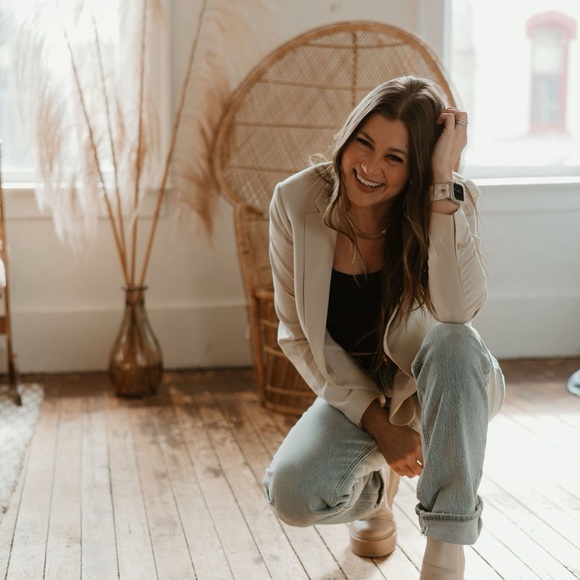 Profile Picture of Savannah Kreger (@calsgirl) on Poshmark