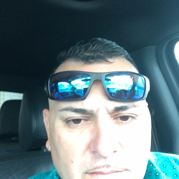 Profile Picture of Raul Davila (@raul879) on Poshmark