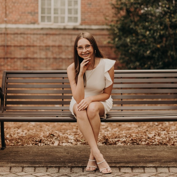 Profile Picture of Lilly Mayerhoff (@lillymayerhoff) on Poshmark