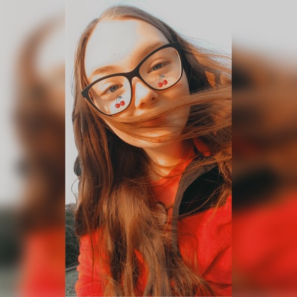 Profile Picture of Autumn Knight (@universefalling) on Poshmark