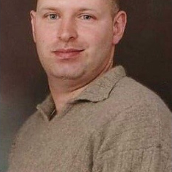 Profile Picture of Jeff Barnes (@barnze82) on Poshmark