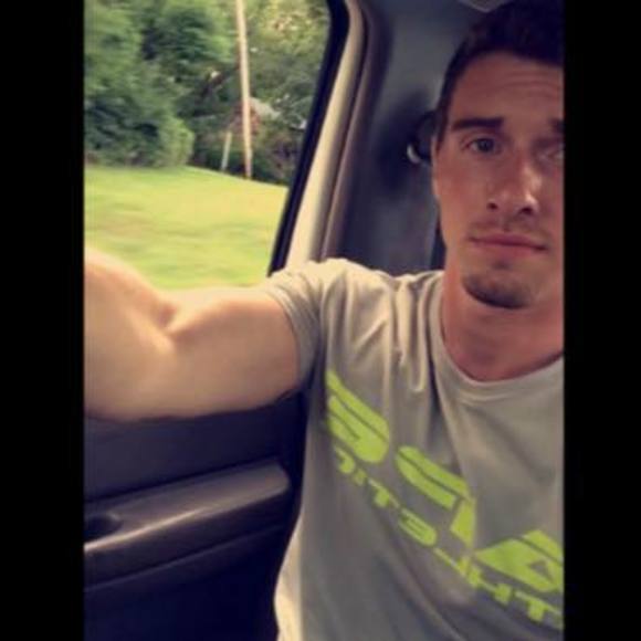 Profile Picture of Vinny Magnone (@vinn94) on Poshmark