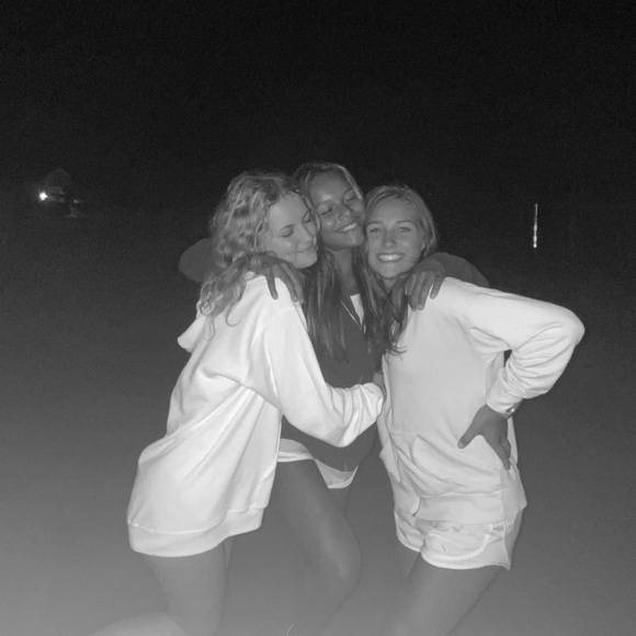 Profile Picture of Meg Seefeldt (@meggyssss) on Poshmark