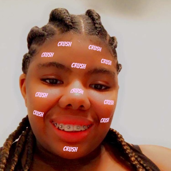 Profile Picture of Caroline Sampson (@smeme0617) on Poshmark