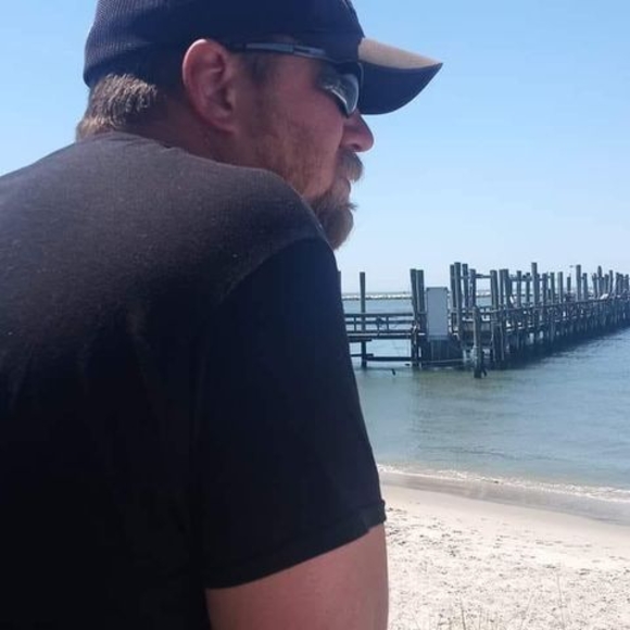 Profile Picture of Andrew Simmons (@simmonsof8) on Poshmark