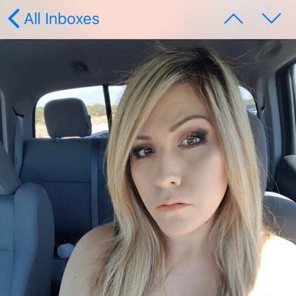 Profile Picture of Juliana Harrison (@julianasdesk) on Poshmark