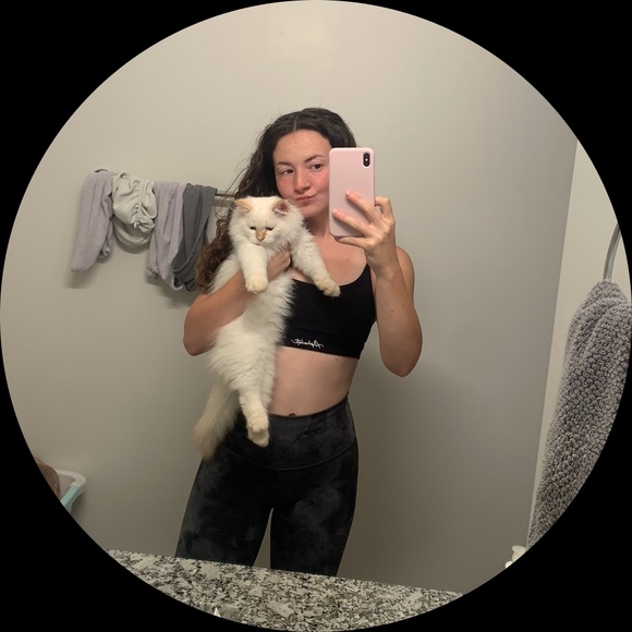 Profile Picture of Kailey Mitchell (@kaileymitchell) on Poshmark