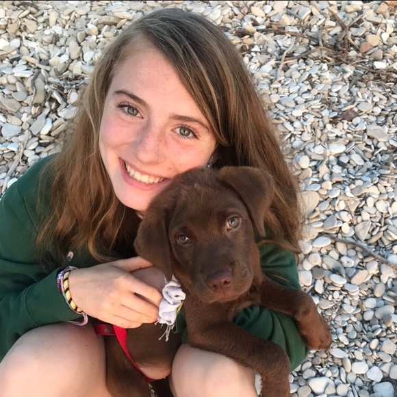 Profile Picture of Larissa Huffman (@larissa_11_) on Poshmark