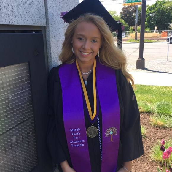 Profile Picture of Tori Barrett (@toribarrett1) on Poshmark