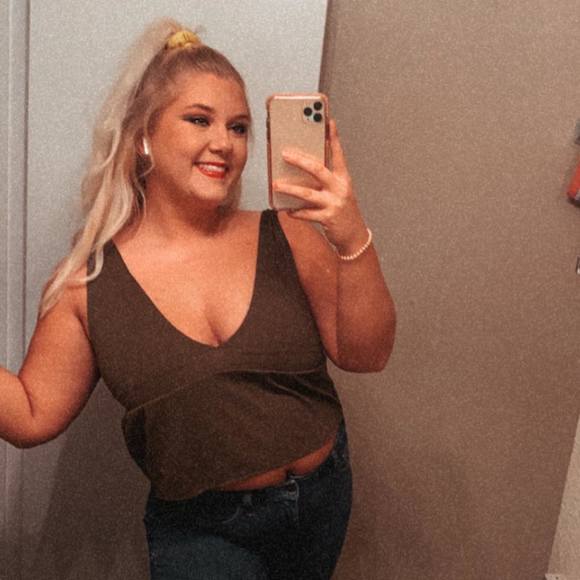 Profile Picture of Chloe Rackley (@chloerackley) on Poshmark