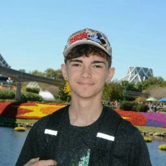 Profile Picture of Caleb Haughie (@chaughie) on Poshmark