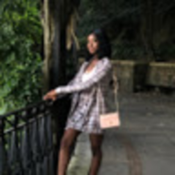 Profile Picture of Crystal Bernardez (@crysbern16) on Poshmark