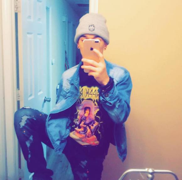 Profile Picture of Dustin Givens (@dustingivens) on Poshmark