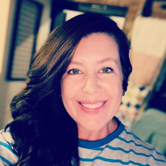 Profile Picture of Gena Knight (@knight2014) on Poshmark