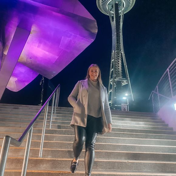 Profile Picture of Angelina Vasilchuk (@vasilang000) on Poshmark